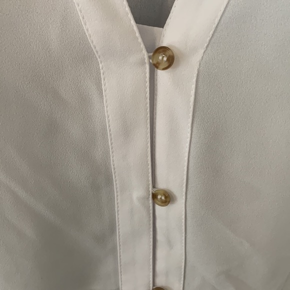 🤍 NWT White Blouse by San Francisco 🤍 - Picture 3 of 6